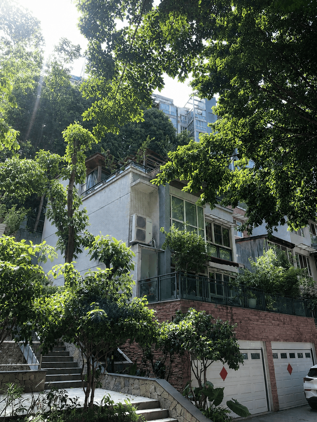 陇南岛居岁月从容升级：小小岛老别墅加装蒂升悦行款电梯